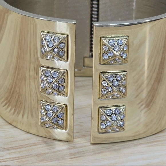 Victoria’s Secret Scandalous Hinge Gold Tone Cubic Zirconia Cuff Bangle Bracelet - Picture 2 of 12